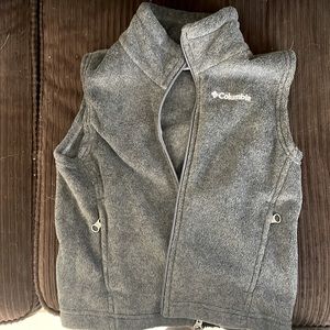 Boys, Columbia fleece vest, size x x small(4/5). Color is charcoal gray.